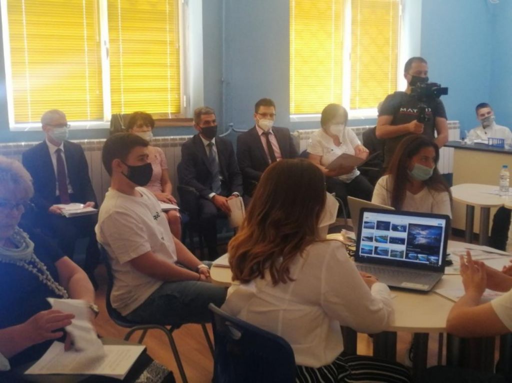 Министър Денков откри новия STEM център 3